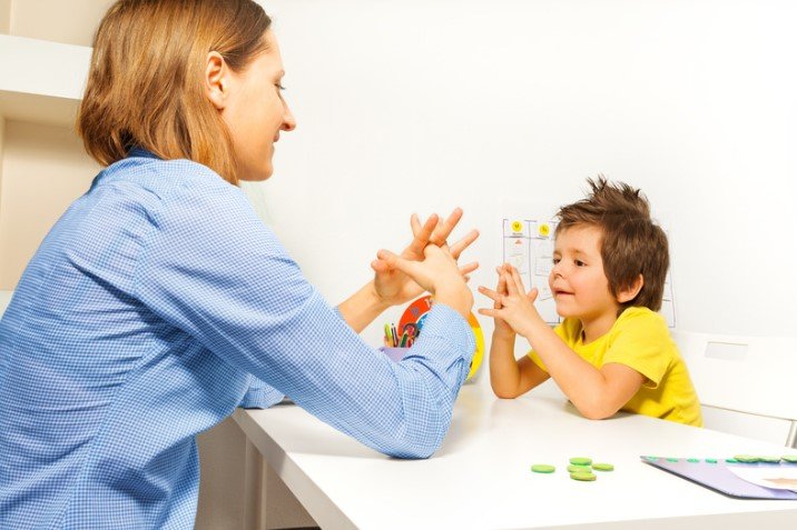 Teletherapy for autism provides a flexible solution for those seeking virtual ASD sessions. Remote autism treatment through online ASD therapy offers access to specialized professionals and utilizes autism therapy tools to create a supportive and engaging therapeutic relationship. With the convenience of ASD online support, families can benefit from personalized care and resources from the comfort of their own home. Creating a conducive therapy environment is crucial for the success of online ASD therapy. Establishing a dedicated space and maintaining open communication with the therapist enhances the therapeutic experience. Success in online therapy also relies on a strong therapeutic relationship, where trust and understanding between the therapist and the individual with ASD are paramount. Engaging the individual through personalized therapy activities not only boosts participation but also promotes meaningful progress in therapy.