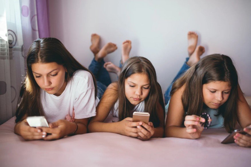 New Research Confirms: Social Media Use Leads to Depression in Preteens and Adolescents
